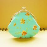 Small Metal Frame Blue Pouc..